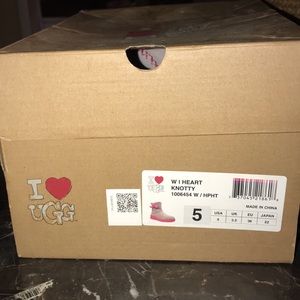 I ❤️ uggs boots kids